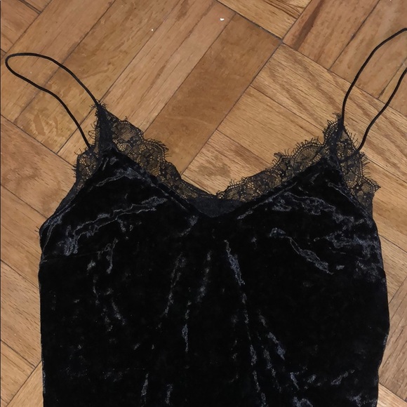 🌹 Velvet Top 🌹 - Picture 2 of 2